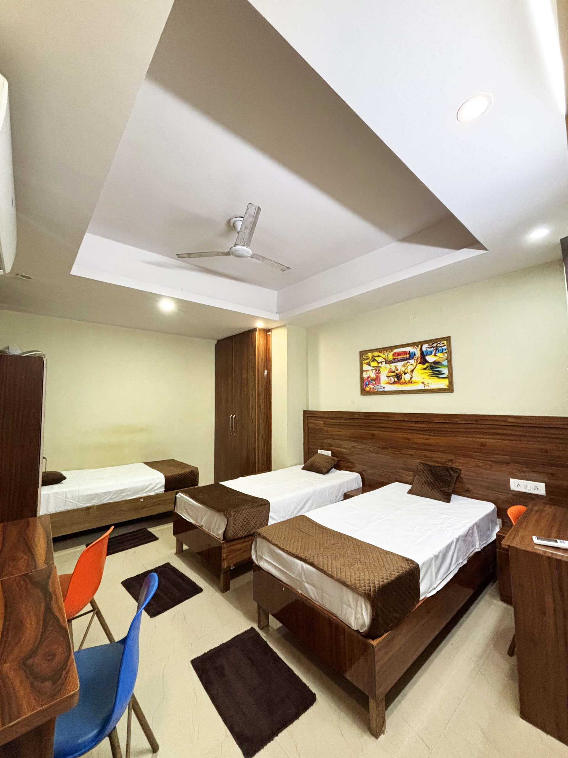 Triple sharing budget hostel room near GL Bajaj College Greater Noida